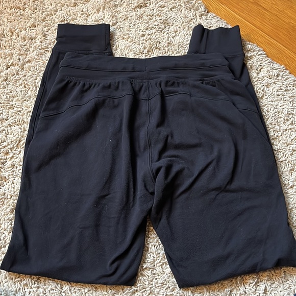 Lulelemon joggers unknown style size 4 - Picture 3 of 10